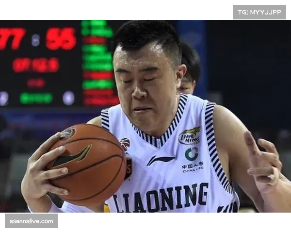 【2026年4月CBA联赛·人物·特写更衣室领袖：老将韩德君在辽篮队内的定海神针作用